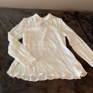 Guess offwhite top with lace